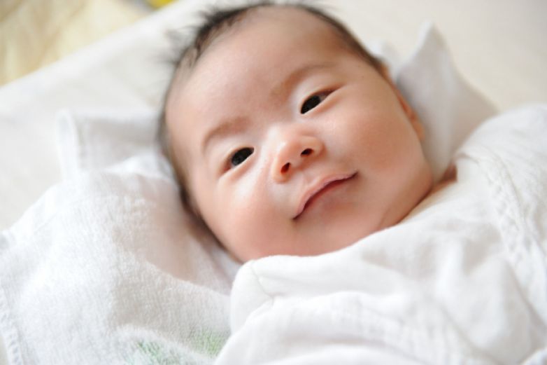 【赤ちゃん特徴】生後1か月～２か月 子育てと発達成長