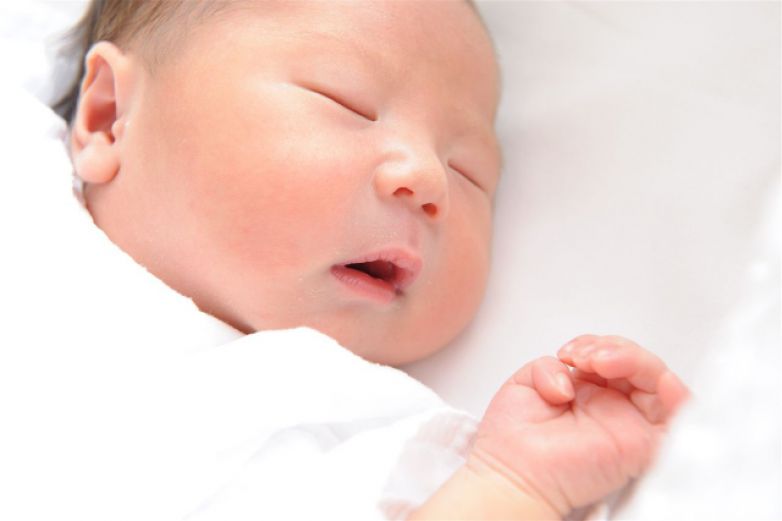 【赤ちゃん特徴】生後０か月～１か月 子育てと発達成長
